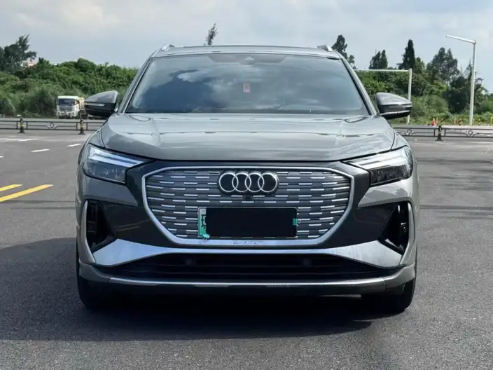 Audi Q4 e-tron 2023 Model 40 e-tron Genesis Edition – фото 2