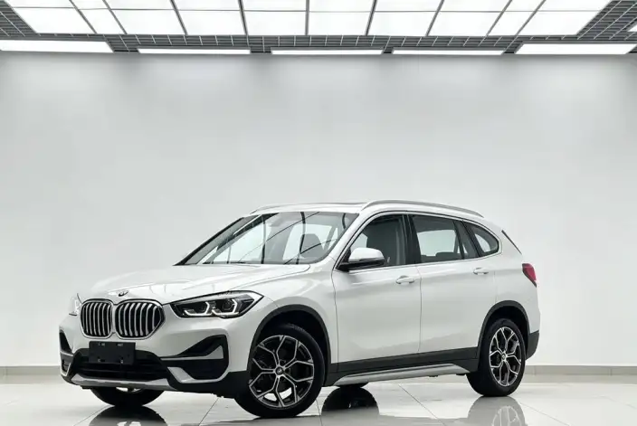 BMW X1 2022 Model sDrive20Li Fashion Model – фото 1