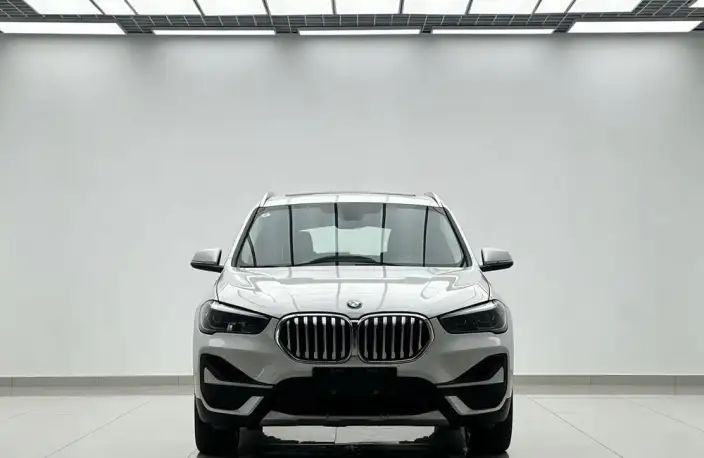 BMW X1 2022 Model sDrive20Li Fashion Model – фото 2