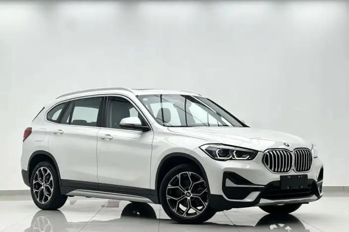 BMW X1 2022 Model sDrive20Li Fashion Model – фото 3