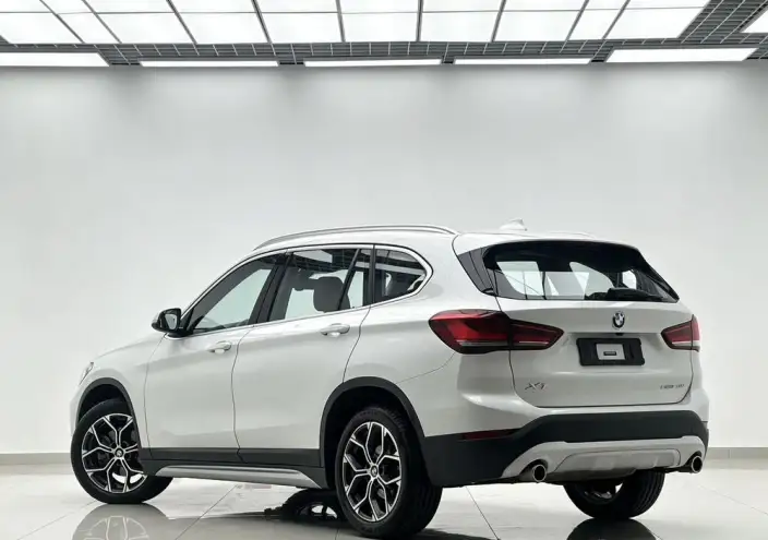 BMW X1 2022 Model sDrive20Li Fashion Model – фото 4