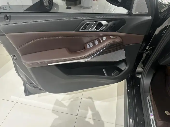 BMW X5 2022 Model Facelift xDrive 40Li M Sports Set – фото 8