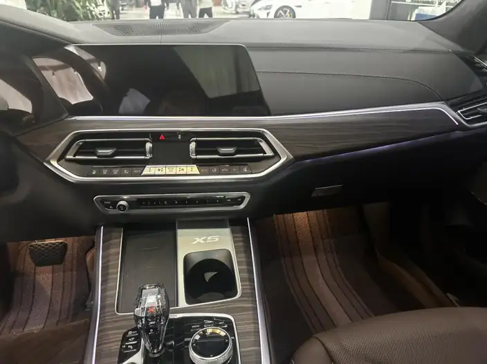 BMW X5 2022 Model Facelift xDrive 40Li M Sports Set – фото 9