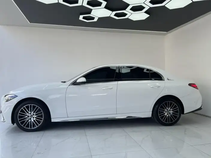 Mercedes-Benz C-Class 2024 Model Facelift II C 260 L Sports Edition – фото 3