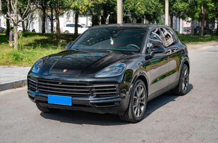 Cayenne 2023 Model Cayenne 3.0T Platinum edition – фото 1