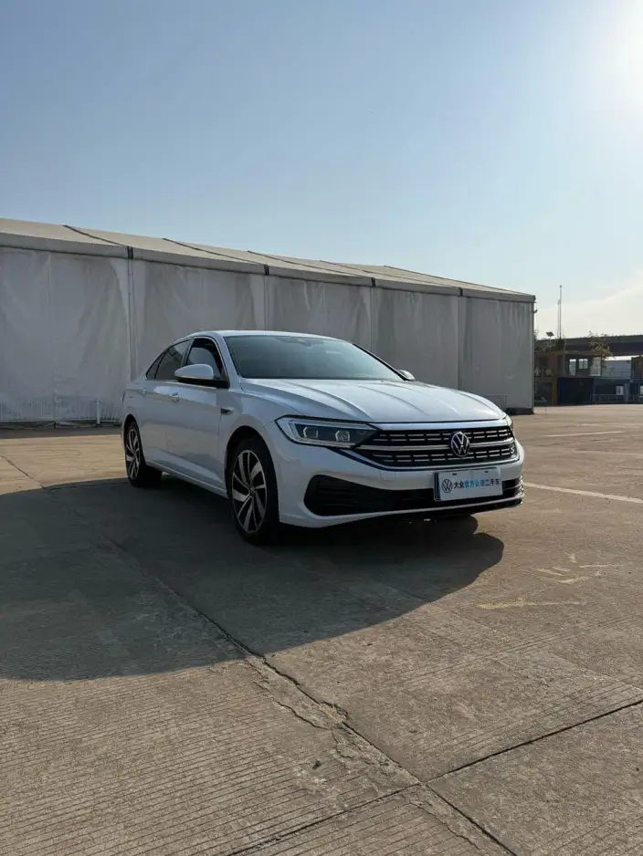 Volkswagen Sagitar 2023 Model 300TSI DSG Superior Edition – фото 3