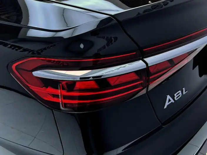 Audi A8 2023 Model A8L 50 TFSI quattro Exclusive Model – фото 7