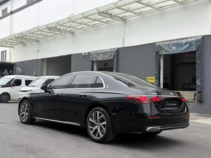 Mercedes-Benz E-Class 2024 Model E 300 L Fashion Model sedan – фото 5