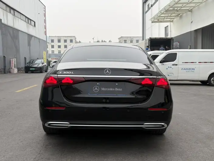Mercedes-Benz E-Class 2024 Model E 300 L Fashion Model sedan – фото 6