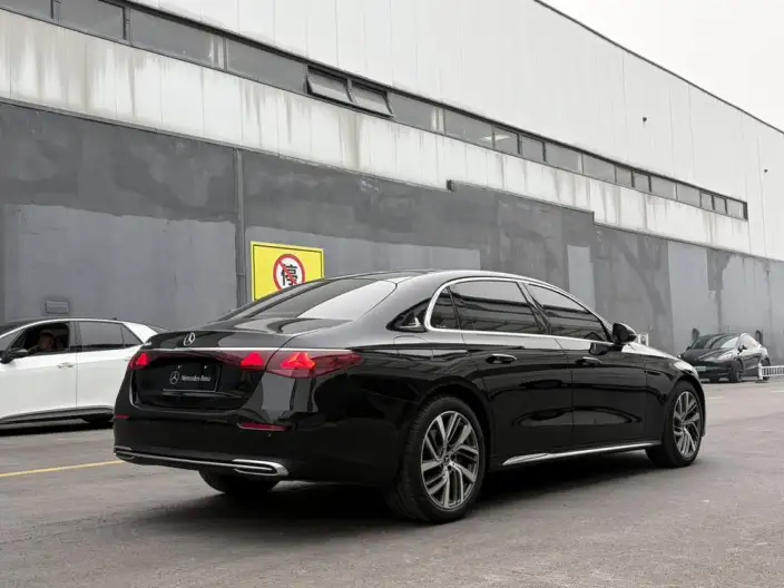Mercedes-Benz E-Class 2024 Model E 300 L Fashion Model sedan – фото 7