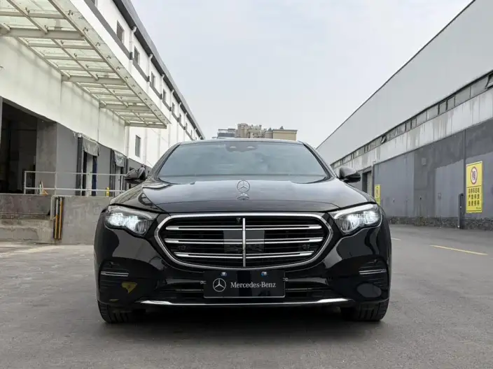 Mercedes-Benz E-Class 2024 Model E 300 L Luxury Model sedan – фото 2