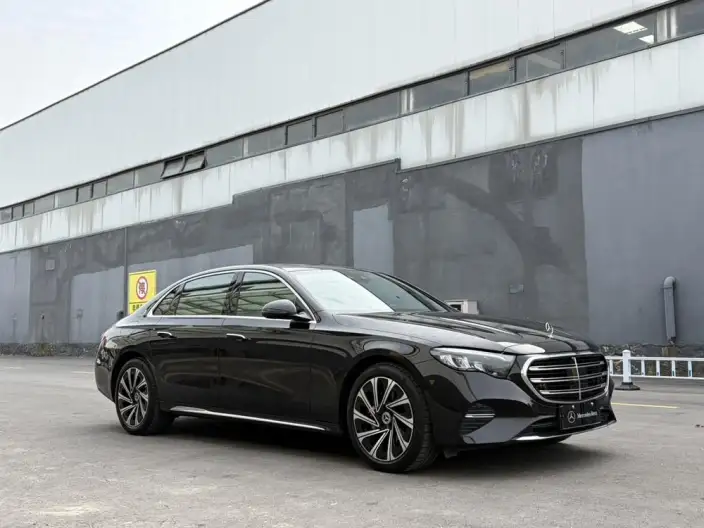Mercedes-Benz E-Class 2024 Model E 300 L Luxury Model sedan – фото 3
