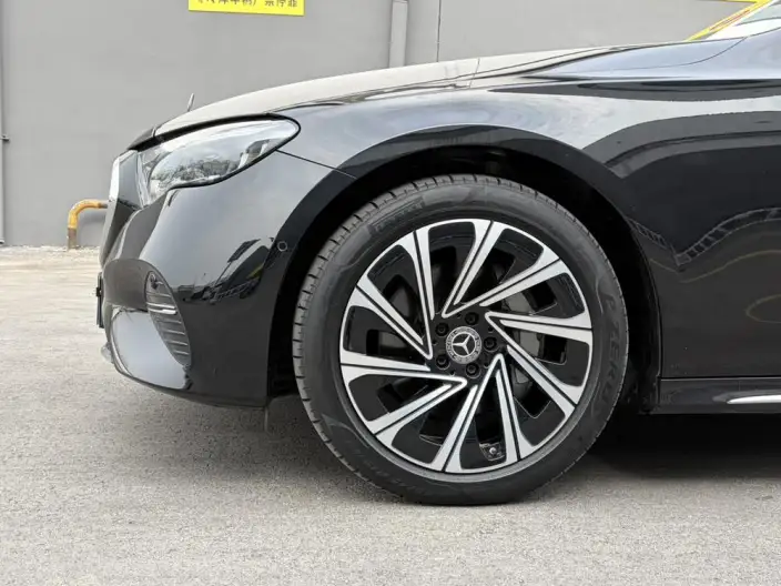 Mercedes-Benz E-Class 2024 Model E 300 L Luxury Model sedan – фото 8