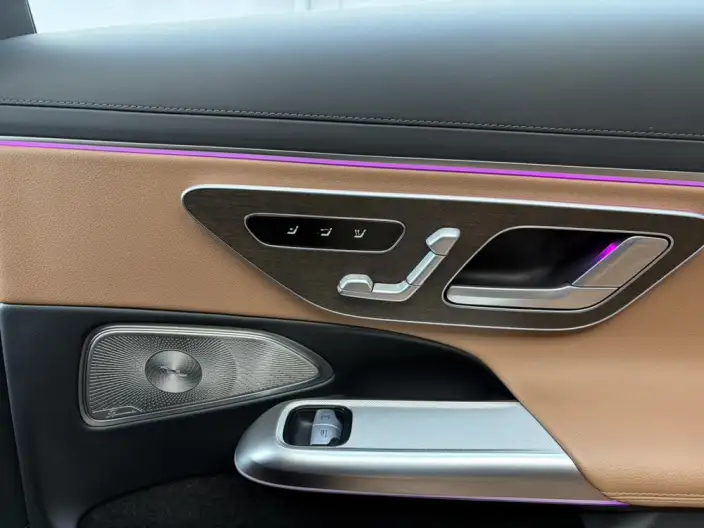 Mercedes-Benz E-Class 2024 Model E 300 L Luxury Model sedan – фото 9