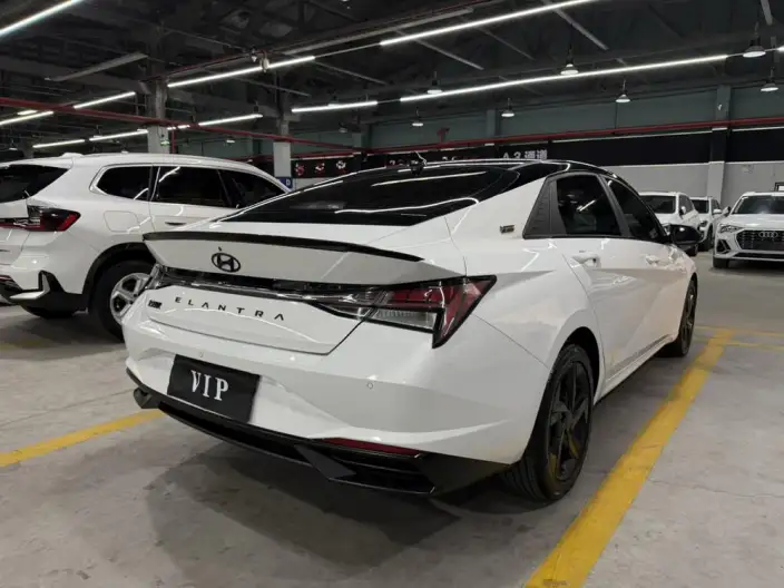 Hyundai Ioniq 2022 Model 1.5L CVT 20th SE 20th Anniversary Memorial Edition – фото 6