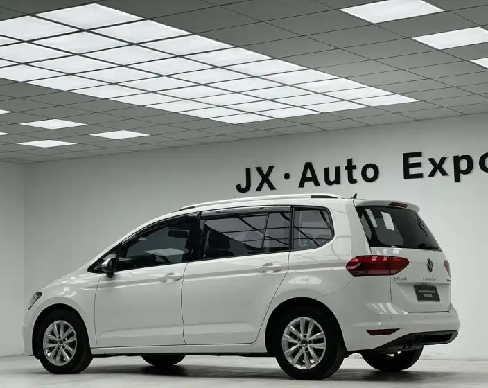 Volkswagen Touran L 2021 Model 280TSI DSG Fashion edition 7 seat – фото 5