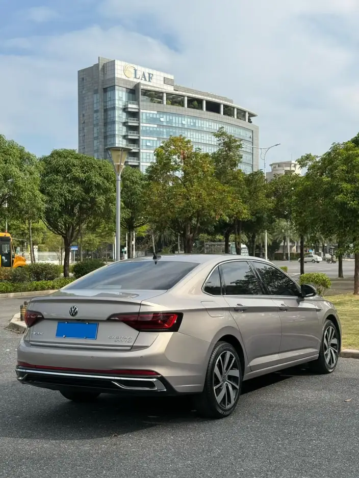 Volkswagen Sagitar 2023 Model 300TSI DSG Superior Edition – фото 4