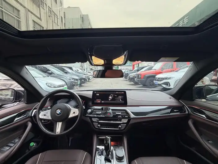 BMW 5 Series 2022 Model Facelift II 525Li M Sports Set – фото 6