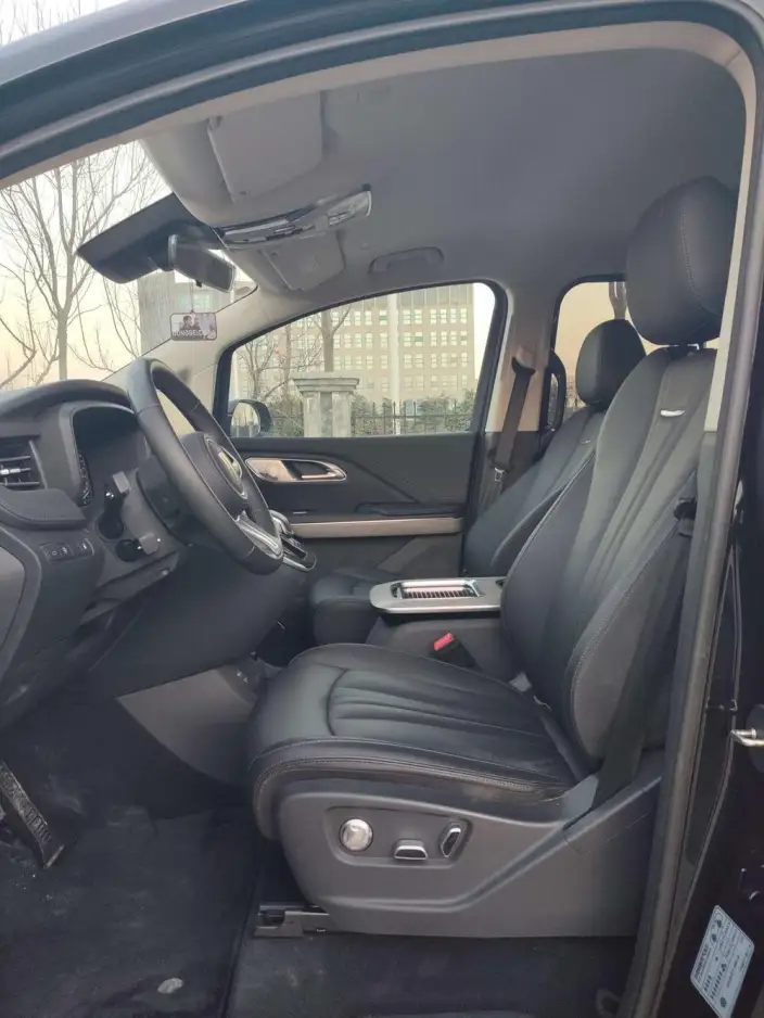 HONGQI HQ9 PHEV 2024 Model 4WD Business Edition – фото 8