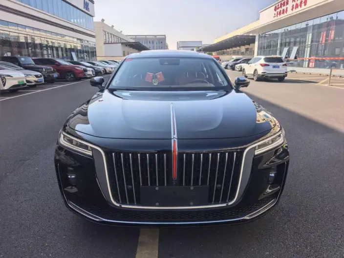 HONGQI H9 2022 Model 2.0T Smart Flag Enjoy Edition