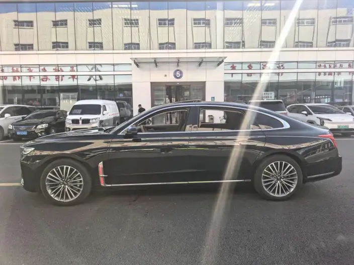 HONGQI H9 2022 Model 2.0T Smart Flag Enjoy Edition