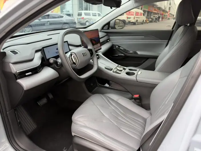 Geely Galaxy L6 2025 Model 1.5 EM-i DHT 140KM Tiggo + Edition – фото 8