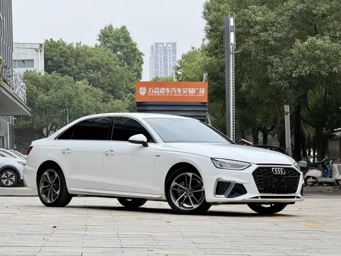 Audi A4 L 2022 Model 40 TFSI Fashion Dynamic Model – фото 3