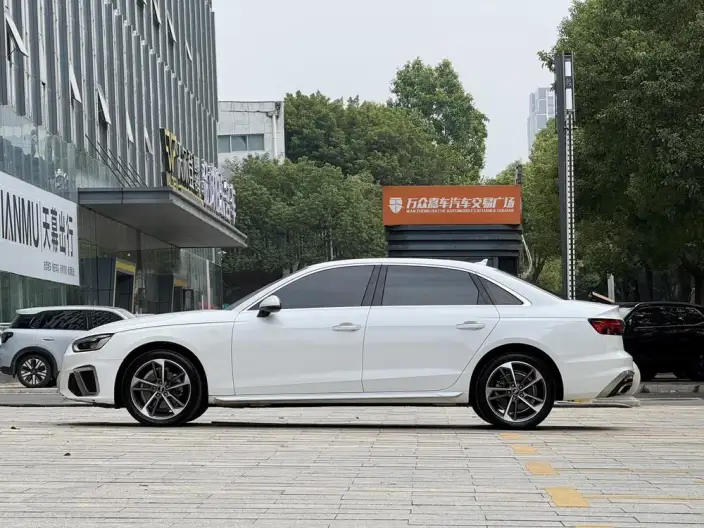 Audi A4 L 2022 Model 40 TFSI Fashion Dynamic Model – фото 4