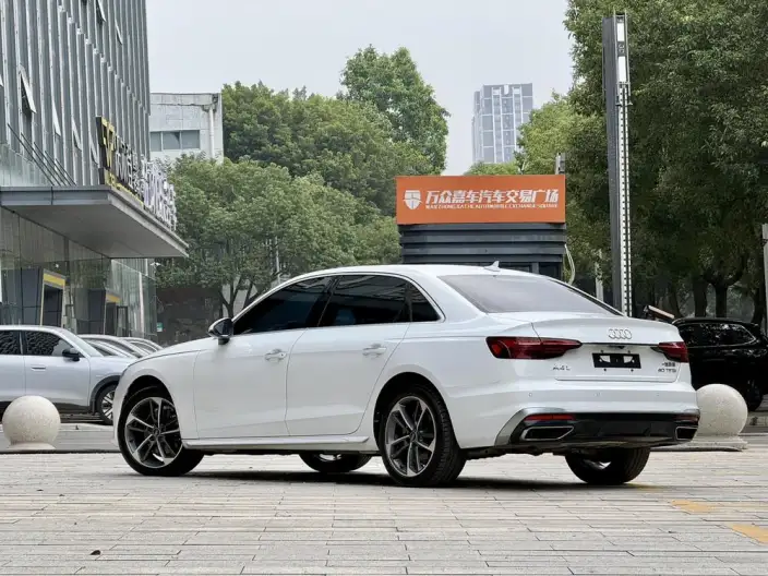 Audi A4 L 2022 Model 40 TFSI Fashion Dynamic Model – фото 5