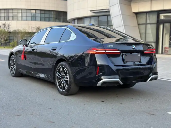 BMW 5 Series 2024 Model 530Li Leading Model M Sports Set – фото 5