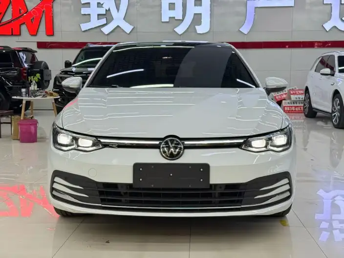 Volkswagen Golf 2023 Model 280TSI DSG Pro – фото 2