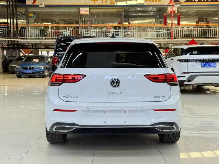 Volkswagen Golf 2023 Model 280TSI DSG Pro – фото 5