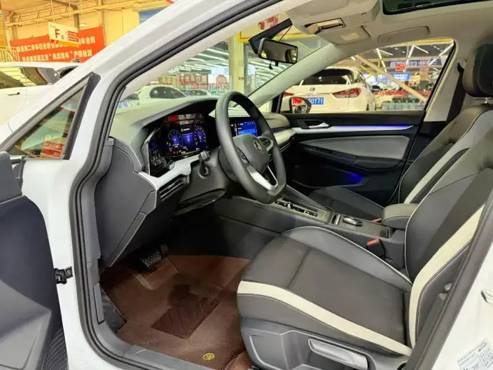 Volkswagen Golf 2023 Model 280TSI DSG Pro – фото 8