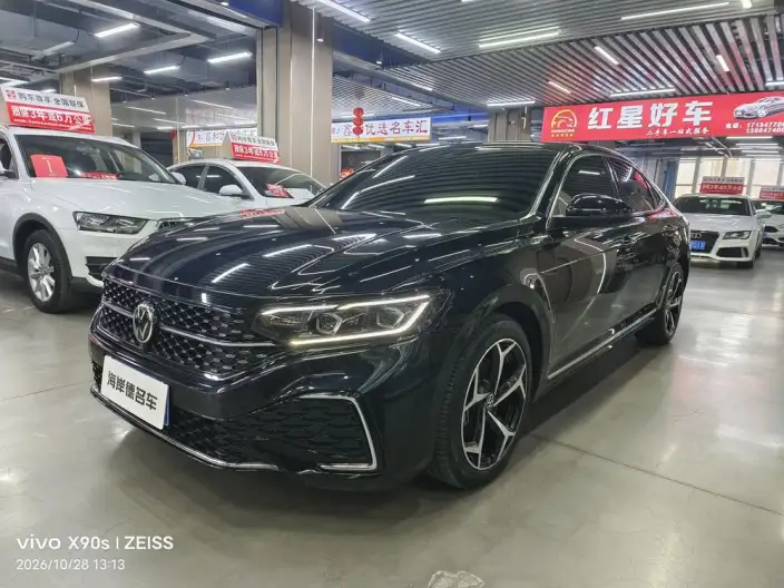 Volkswagen Passat 2023 Model Facelift 330TSI Starry sky Deluxe Edition – фото 1