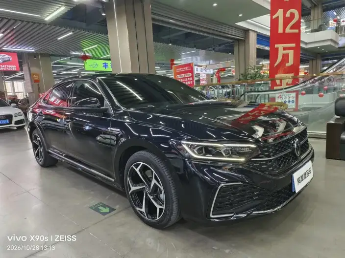 Volkswagen Passat 2023 Model Facelift 330TSI Starry sky Deluxe Edition – фото 3