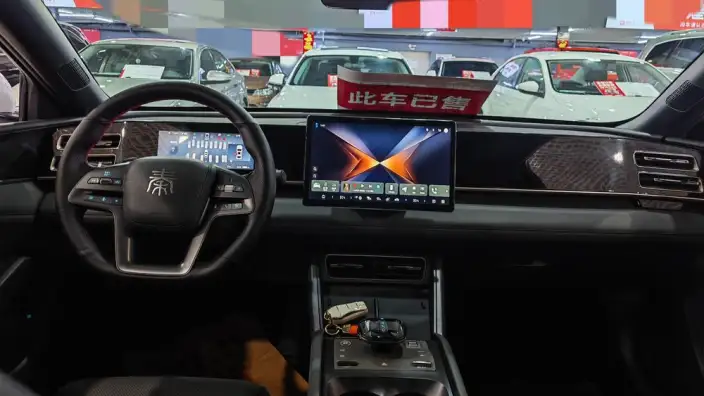 QinL DM 2025 Model Smart Driving Edition DM-i 80KM Leading Model – фото 9