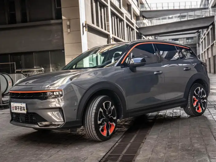 Lynk & Co 06 2020 Model 1.5T Shine Halo – фото 1