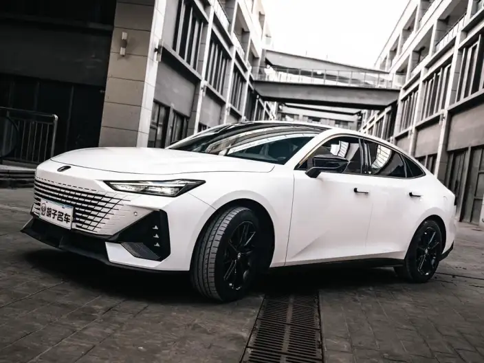 Changan UNI-V 2022 Model 1.5T Noble Model