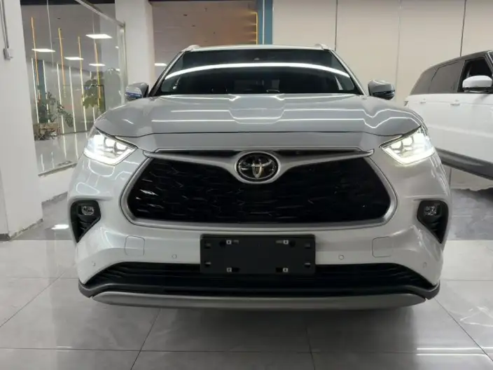 Toyota Highlander 2024 Model Hybrid 2.5L 4WD Premium Edition 7 seat – фото 2