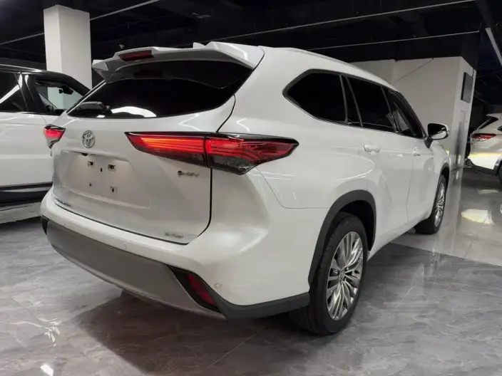 Toyota Highlander 2024 Model Hybrid 2.5L 4WD Premium Edition 7 seat – фото 6