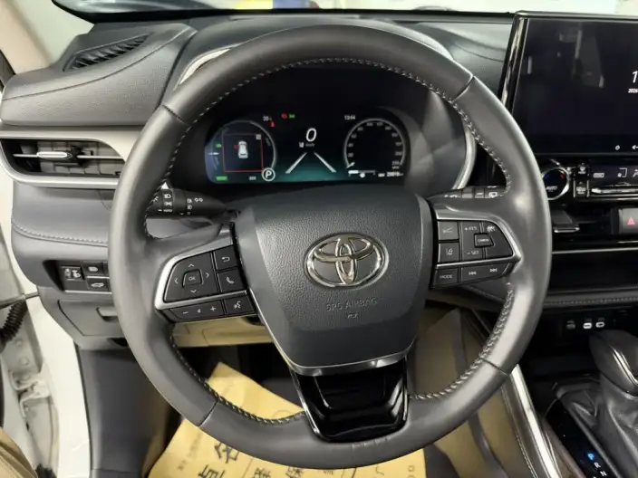 Toyota Highlander 2024 Model Hybrid 2.5L 4WD Premium Edition 7 seat – фото 9