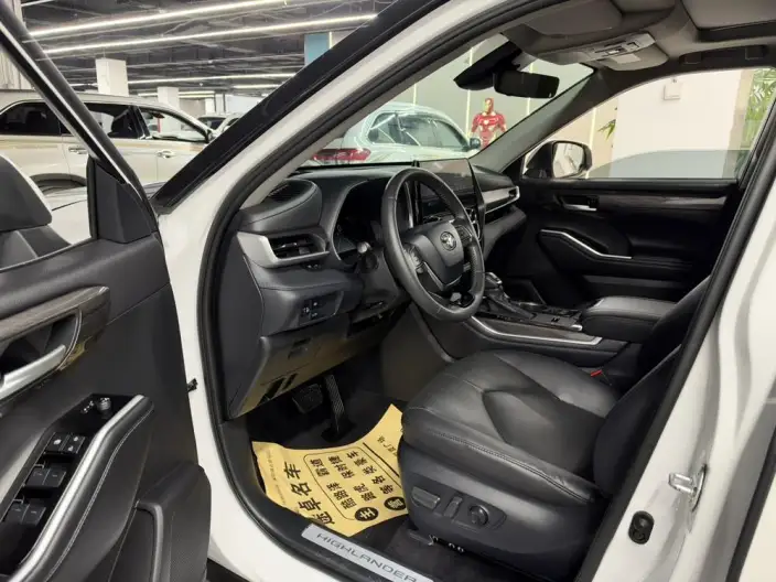 Toyota Highlander 2024 Model Hybrid 2.5L 4WD Premium Edition 7 seat – фото 10