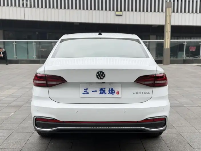 Volkswagen Lavida 2023 Model Facelift 1.5L Automatic Five million editions – фото 5