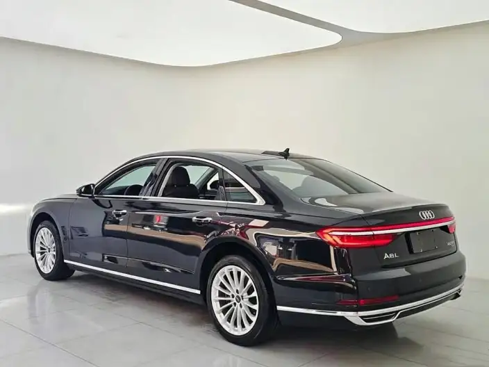 Audi A8 2022 Model A8L 50 TFSI quattro Comfort Model Collector Edition Edition – фото 5