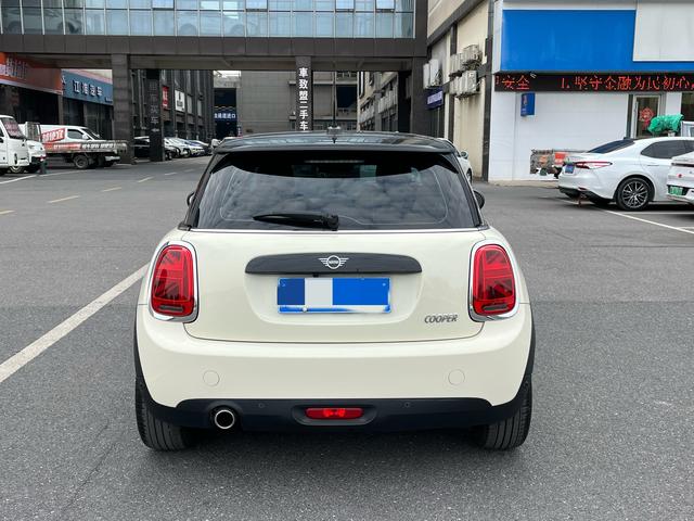 MINI 2018 1.5T COOPER Classic – фото 5