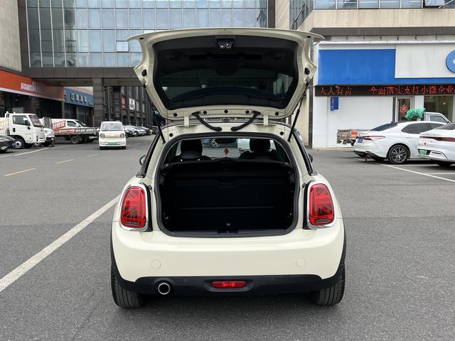 MINI 2018 1.5T COOPER Classic – фото 8