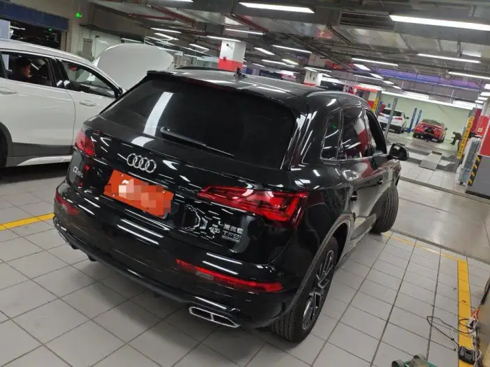 Audi Q5L 2025 Model 40TFSI Luxury Dynamic Model