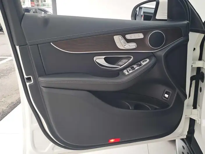 Mercedes-Benz GLC 2021 Model GLC 260 L 4MATIC Luxury Model – фото 8