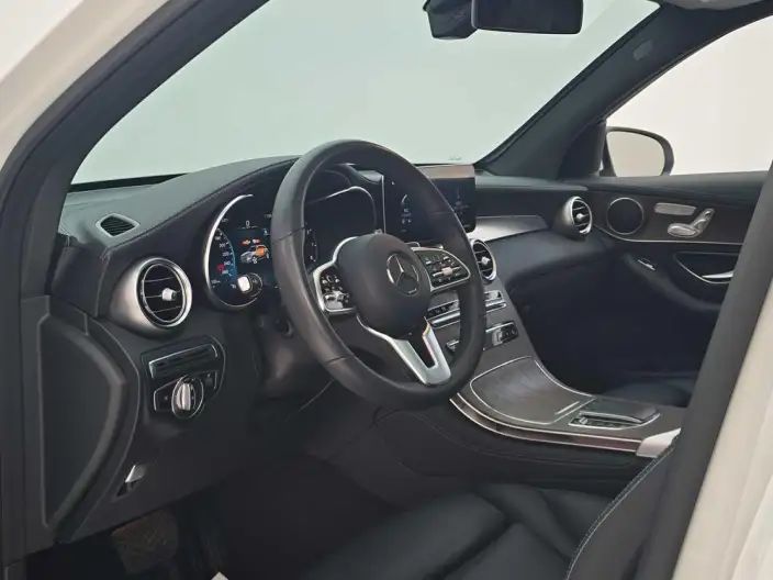 Mercedes-Benz GLC 2021 Model GLC 260 L 4MATIC Luxury Model – фото 10