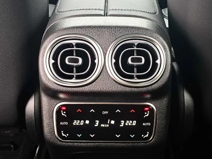 Mercedes-Benz GLC 2024 Model GLC 300 L 4MATIC Dynamic Model 5 seat – фото 9
